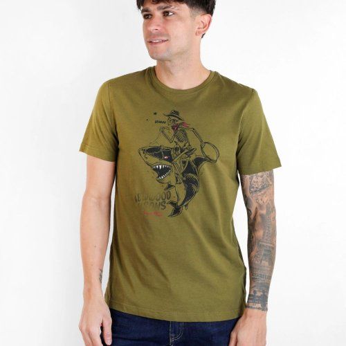 Camiseta verde tiburón y esqueleto de N&S
